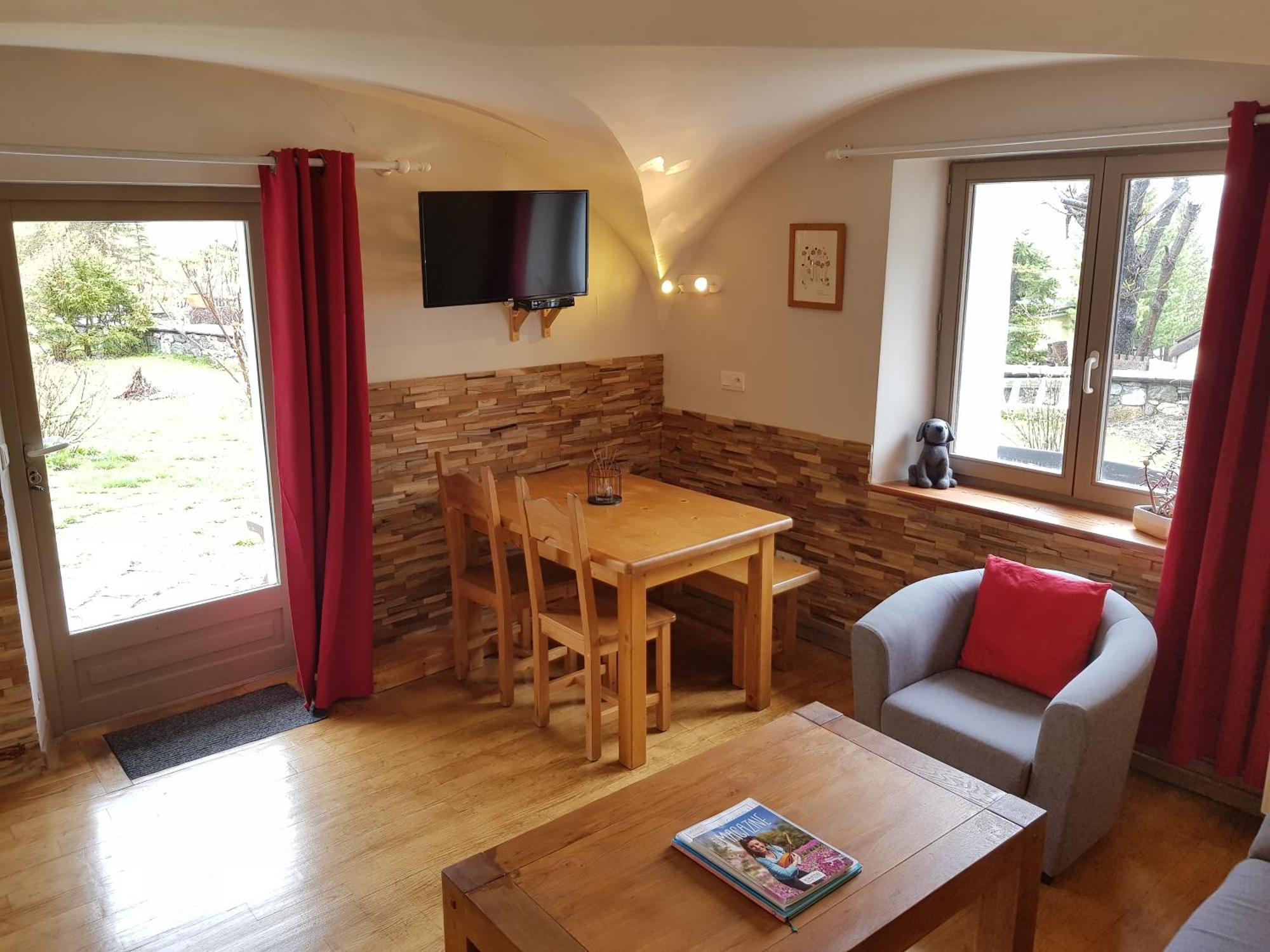 La Girandole Chambre D'Hotes Et Location D'Appartement Arvieux Bagian luar foto